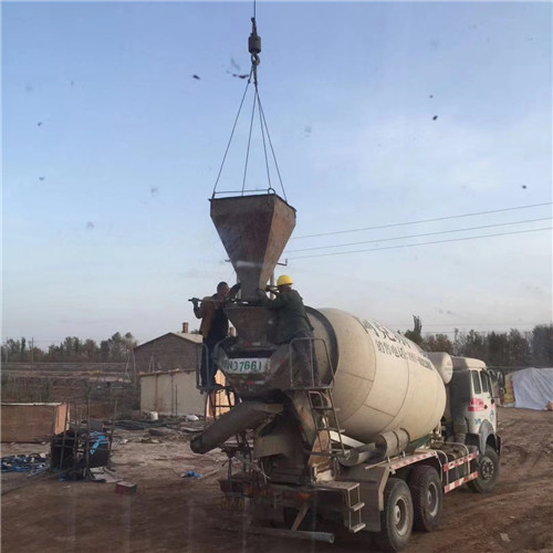 金凤区“精准瞄准”—— 吊车的 “定位导航” 技术